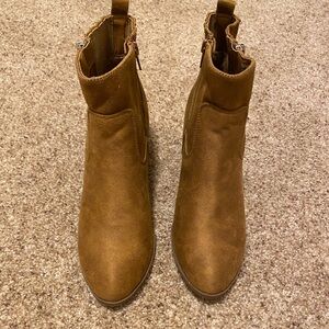 2/$18 DV by Dolce Vita Caitie NWOT boots brown